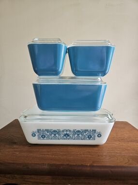 Pyrex Horizon Blue Refrigerator Set 1969-1972